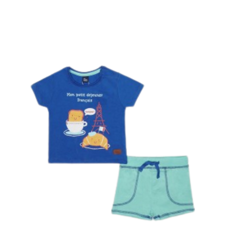 Imagen de conjunto corto para bebé niño Street Monkey con camiseta azul de manga corta y pantalón corto verde con cordón ajustable. Un conjunto ligero y práctico, perfecto para ofrecer comodidad y libertad de movimiento en el día a día durante el verano.