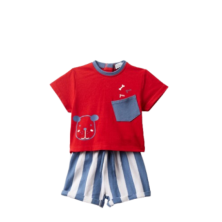 Conjunto corto bebé niño Street Monkey, compuesto por camiseta roja con bolsillo y pantalón corto de rayas, ideal para un look veraniego y cómodo.