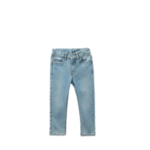 Pantalón denim claro para niño de Street Monkey, diseño vaquero clásico y cómodo, ideal para looks infantiles casuales.