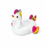 El Juguete para el Baño Bestway Unicornio es el accesorio perfecto para hacer que la hora del baño sea más divertida y agradable para los niños. Con un diseño único de unicornio en colores brillantes, este juguete flotante se convierte en una opción ideal para acompañar a los más pequeños en su experiencia de baño. Fabricado en plástico de alta calidad, es resistente y duradero, perfecto para un uso prolongado. Diseño Atractivo y Divertido El unicornio flotante presenta una forma encantadora con un cuerpo blanco y crin multicolor, lo que lo convierte en un atractivo juguete para los niños. Los colores vivos del unicornio estimulan la vista, haciendo que los niños disfruten mientras juegan con él en el agua. Además, el diseño permite que el juguete se mantenga a flote, lo que aumenta la diversión durante la hora del baño. Materiales de Alta Calidad Este juguete está fabricado en plástico resistente que garantiza una larga durabilidad. La calidad del material permite una limpieza sencilla utilizando un paño húmedo, lo que facilita su mantenimiento y asegura que se mantenga en perfectas condiciones después de cada uso. Beneficios del Juguete para el Baño Bestway Unicornio Divertido y colorido: Estimula la imaginación de los niños. Fácil de limpiar: Se mantiene limpio y listo para el siguiente uso con una simple limpieza con paño húmedo. Duradero: Fabricado en materiales resistentes para un uso prolongado. Ideal para niños: Apto para que los pequeños se diviertan mientras aprenden a disfrutar del agua. Características Técnicas: Tipo: Juguete para el baño Material: Plástico Color: Blanco con detalles multicolores Características: Limpieza mediante paño húmedo País/Región de fabricación: España Edad recomendada: Niños Más productos para hacer del baño un momento más divertido y cómodo para tus hijos, visita nuestra categoría de orinales y reductores infantiles.
