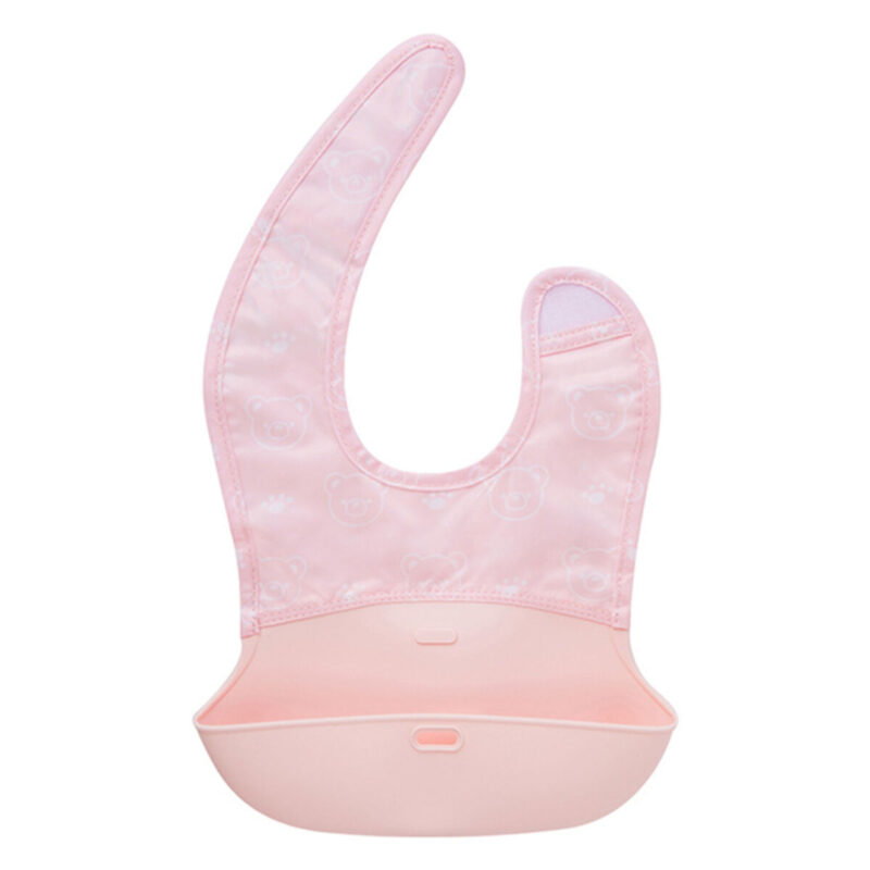 Babero Plegable Easy Rosa Claro Babyzone, hecho de silicona suave y flexible.