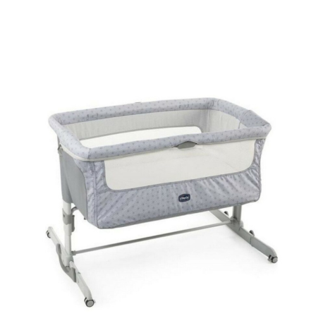 Cuna de bebé Chicco Next2Me Dream, cuna colecho gris con laterales de malla y altura regulable.