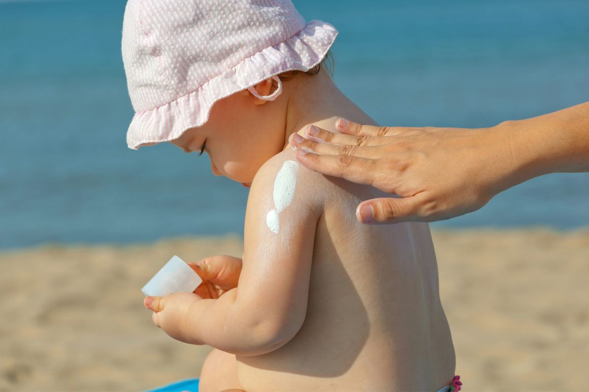 Protectores solares infantiles y para bebés | BabyZone